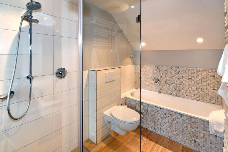Bathroom 3, Hotel & Weinhaus Anker, Main-Spessart