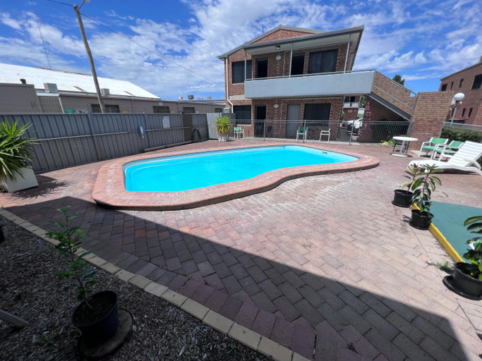 Sport & Beauty 5, Spa Village Travel Inn, Moree Plains