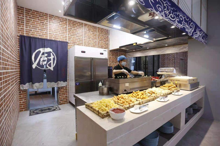 Food & Drinks