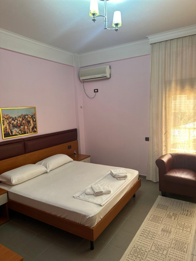 Others 5, Hotel Edland, Vlorës