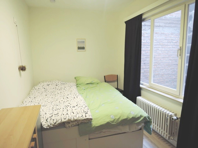 Room 2, Apartment in Middelkerke With Sea Views, West-Vlaanderen