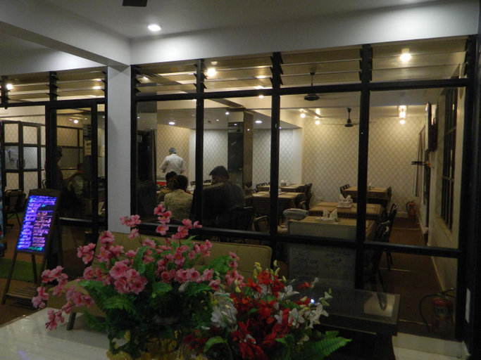 Food & Drinks 5, Hotel Shivani Palace, Seoni