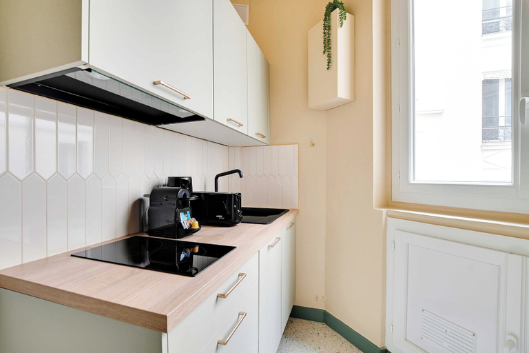 Private kitchen 5, Cozy flat 1 BDR / 2P - Marais district, Paris
