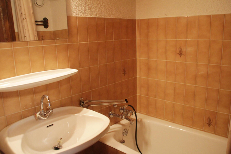 Bathroom, Apartment in Chatel Near Lac de Vonnes, Haute-Savoie