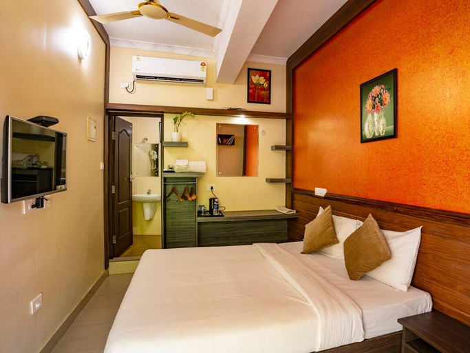 Bedroom 3, Gems9 Airport Hotel, Ernakulam