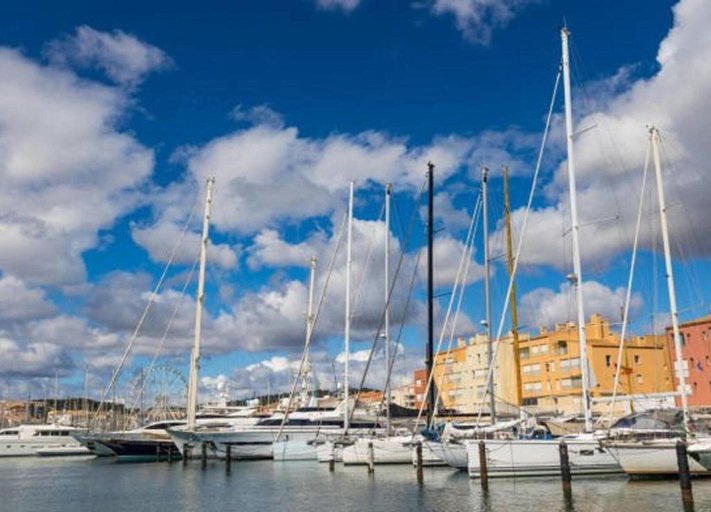View from property 3, Sunny Terrace & Seaside Charm, Hérault