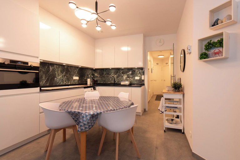 Private kitchen 2, Newly-built Apartment by the sea, West-Vlaanderen