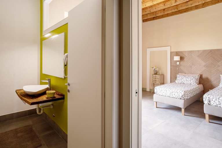 Others 2, B&B Dimora De Roteris, Bergamo