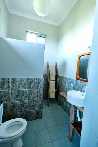 Bathroom 3, Khadija Kiwengwa Apartment, Kaskazini 'B'