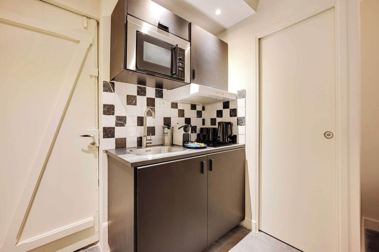 Private kitchen, Charming Apartment - 1br- 4P- Arts et Metiers, Paris