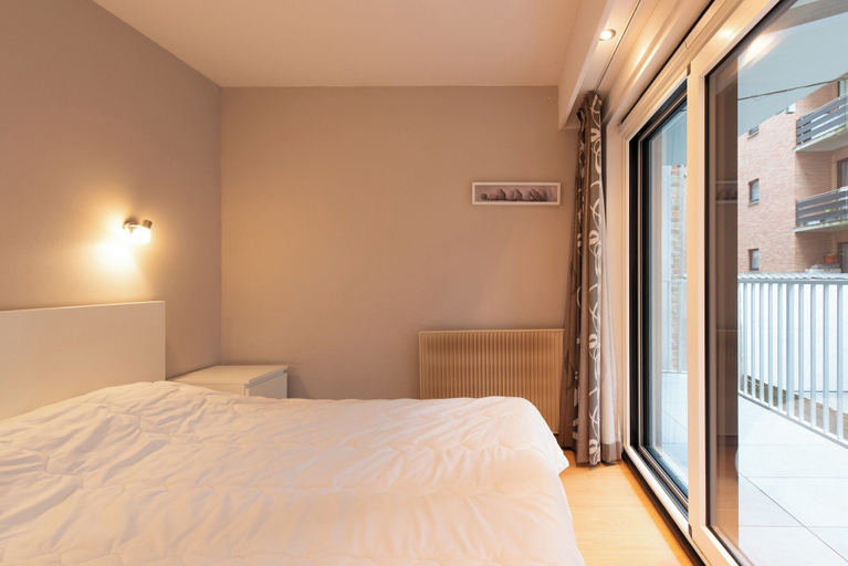 Room 4, Apartment in Middelkerke With Sea View, West-Vlaanderen