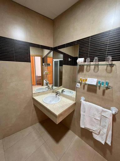 Bathroom 4, Hostal Manuela, Huelva