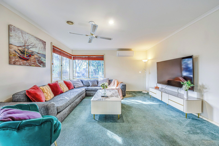 Interior detail 3, StayAU Family Retreat w/Pool Table in Cranbourne, Casey - Cranbourne