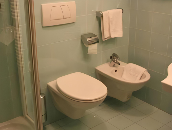 Bathroom 4, Hotel Garni Planaces, Bolzano