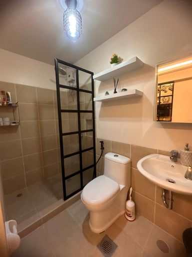 Others 5, The Celandine, Quezon City