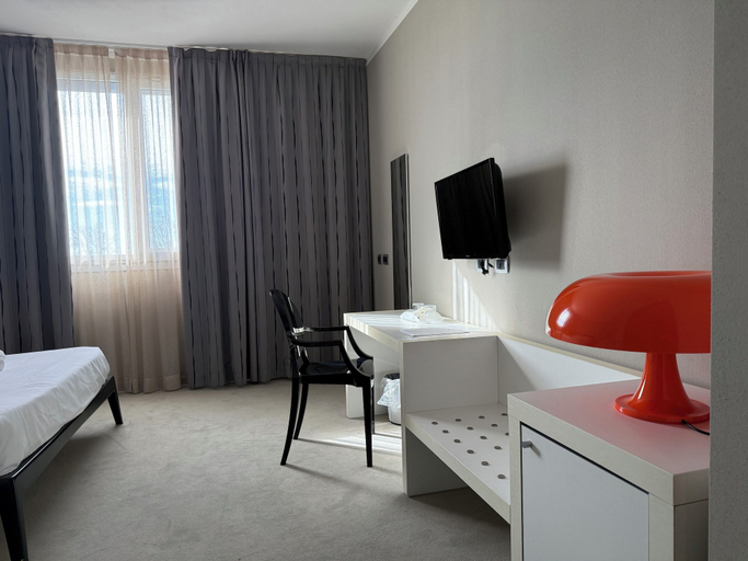 Others 5, Hotel delle Terme, Livorno