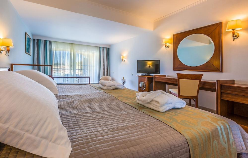 Bedroom 3, Kipriotis Maris Suites by Anayia All Inclusive Resorts , South Aegean