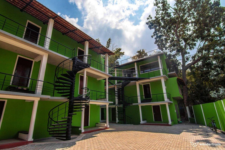 Exterior & Views