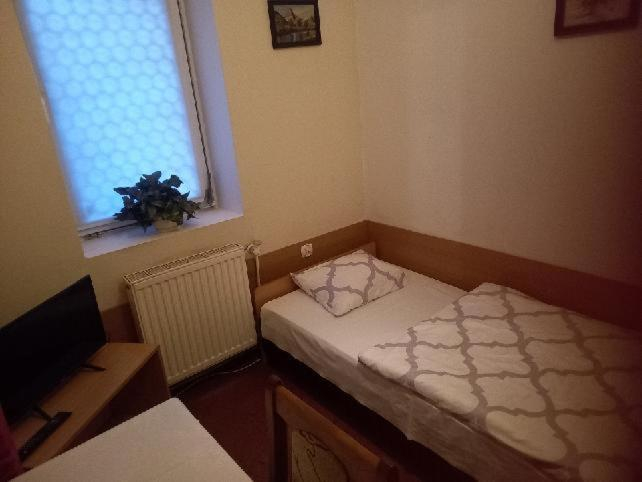 Others 3, Rooms noclegi, Szamotuły