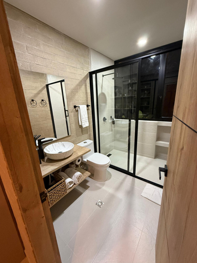 Bathroom 4, Manila Hotel Boutique, Medellín