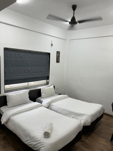 Room 4, Sunny Executive Satara, Satara