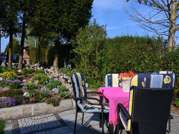 Food & Drinks, Forest Escape with Garden, Ilm-Kreis