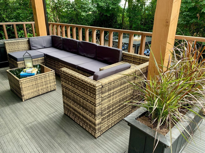 Balcony 5, Modern Chalet With Terrace, Veranda, Zijpe