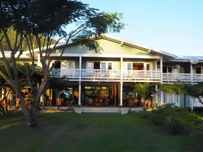 Exterior & Views 2, Raiatea Lodge Hotel