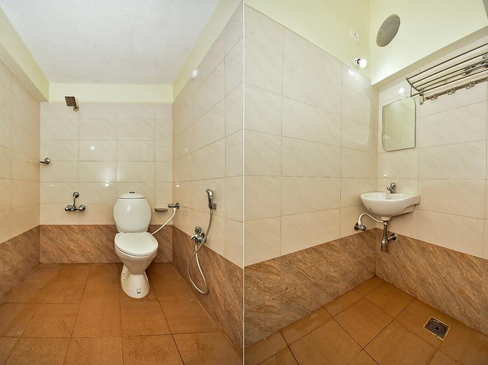 Bathroom 4, bon stay inn, Puducherry