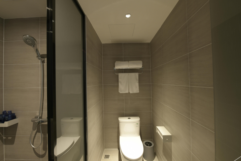 Bathroom 2, Hanting Hotel Hanting Tangshan Caofeidian Kenfeng Street, Tangshan