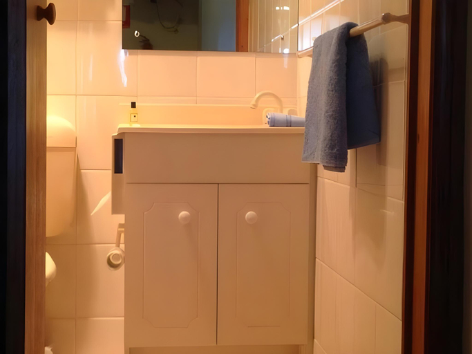 Bathroom 3, Weighbridge Motel Truro, Mid Murray