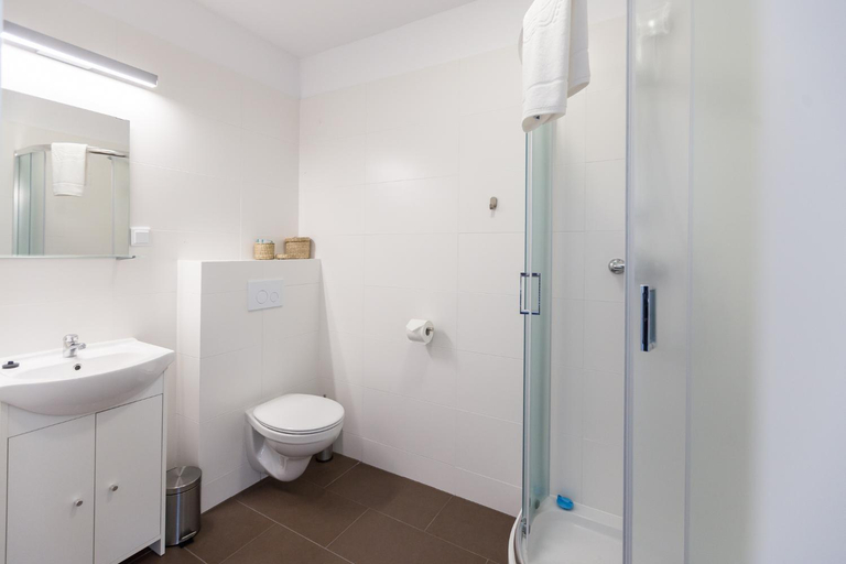 Bathroom 3, ArtRooms Pokoje Goscinne, Krosno City