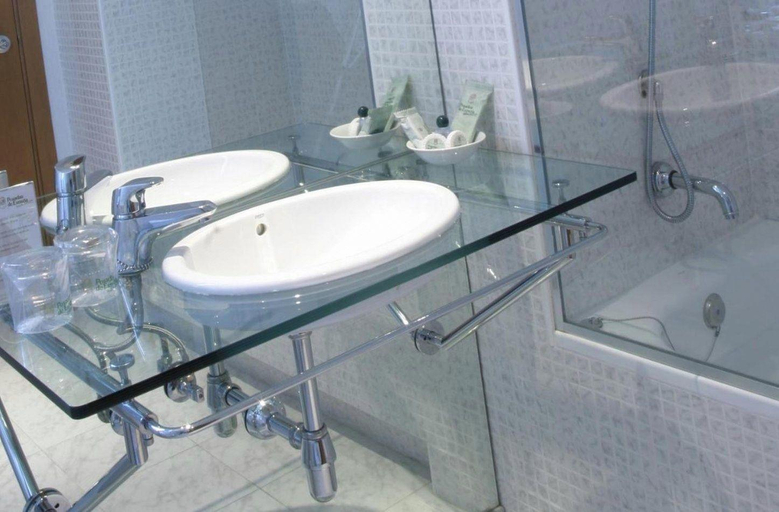 Bathroom 4, Posadas de Espana Malaga, Málaga