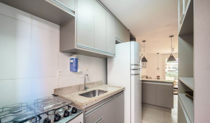 Private kitchen 5, Porto Smeralda Guarajuba Apt w/ Balcony - Psmc003, Camaçari
