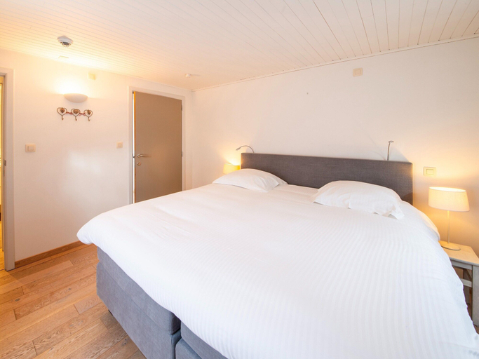 Room 3, Riverside Retreat, Ardennes, Namur
