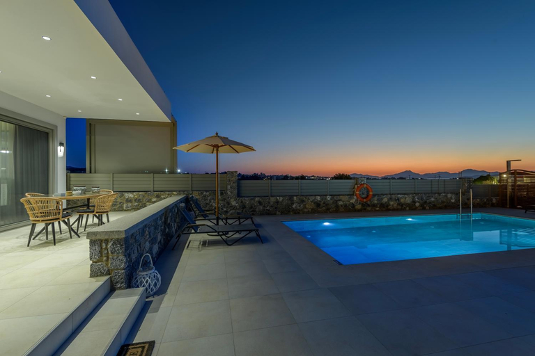 Sport & Beauty, Private Villa Karydia with private pool, South Aegean