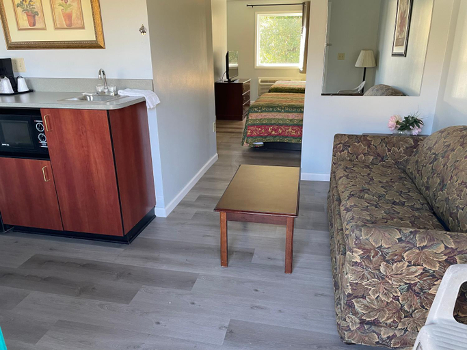 Others 3, Perry-O Inn & Suites, Fayette