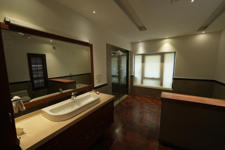 Bathroom 3, Observatory by Chakolas Pavilion, Ernakulam
