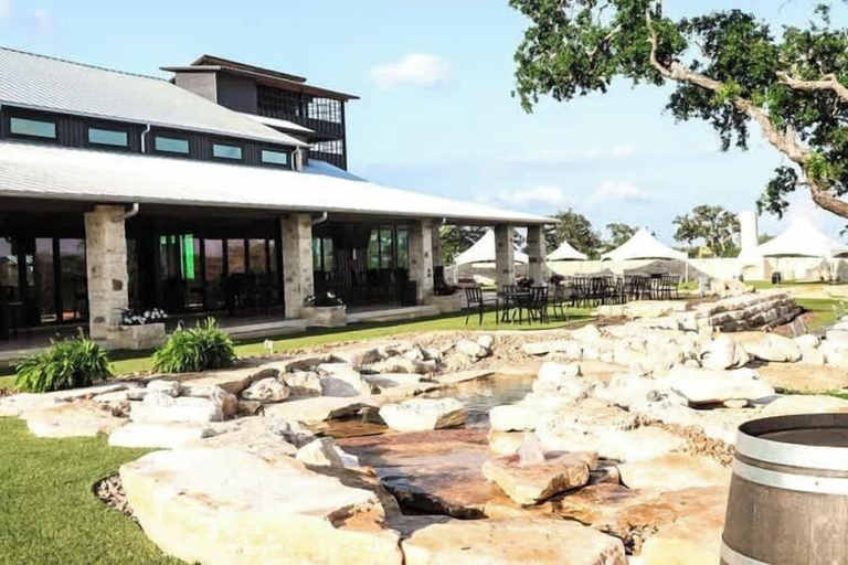Outdoor dining, Resort at Fredericksburg Unit 25, Gillespie