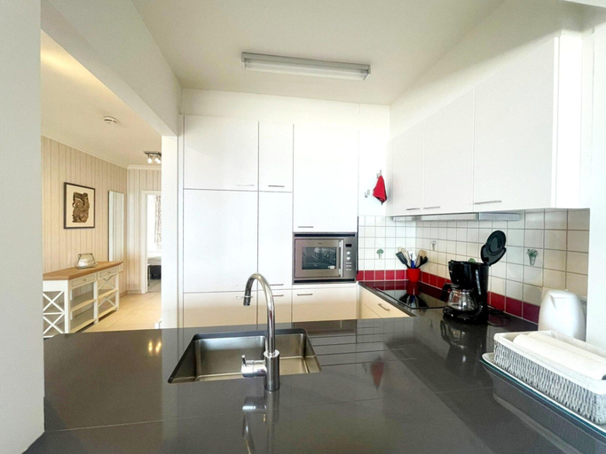 Private kitchen 3, 2-bedroom Apartment, by the Coast, West-Vlaanderen