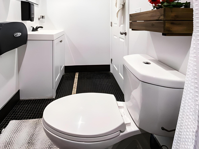 Bathroom 3, Rumi hostel - Adults Only, Los Angeles