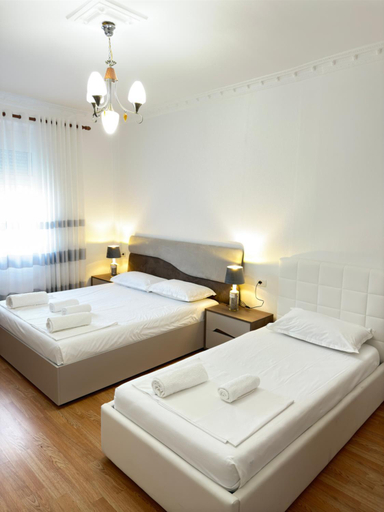 Others 5, Hanna Guest House, Përmetit