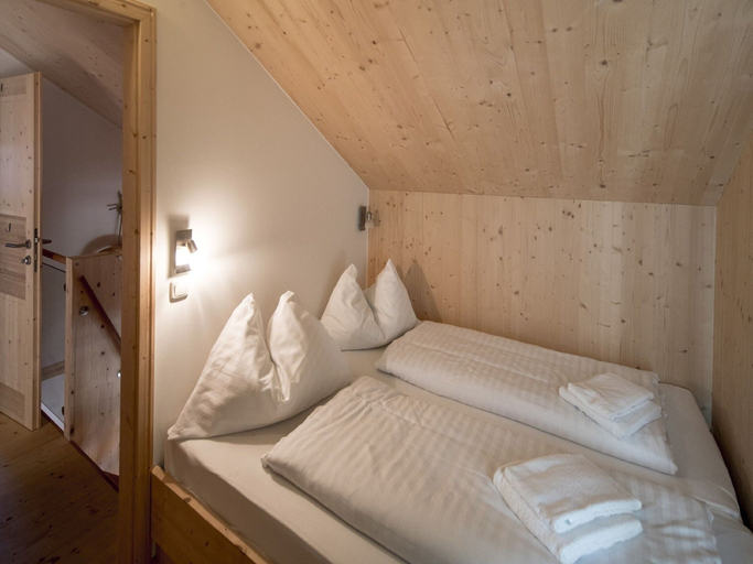 Bedroom 3, Chalet with outdoor hot tub, Murau