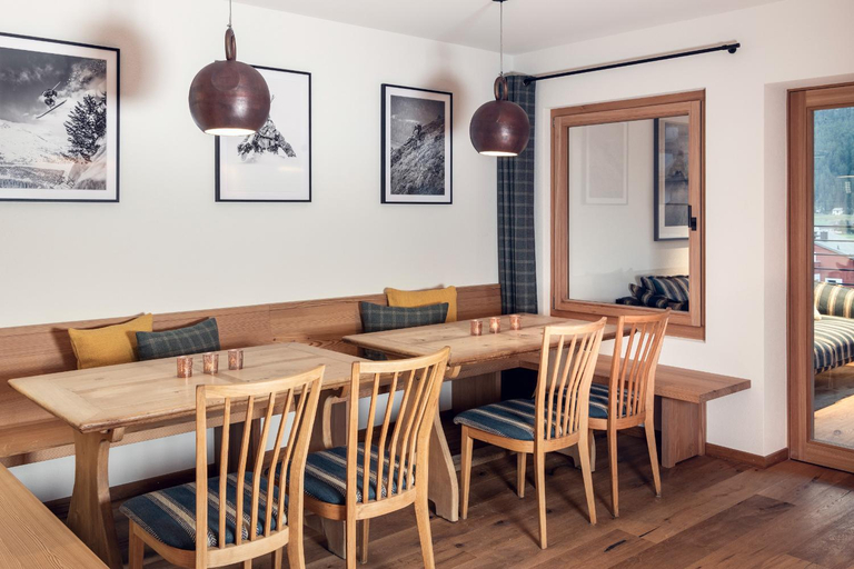 Food & Drinks 5, Conrad's Mountain Lodge, Maloja