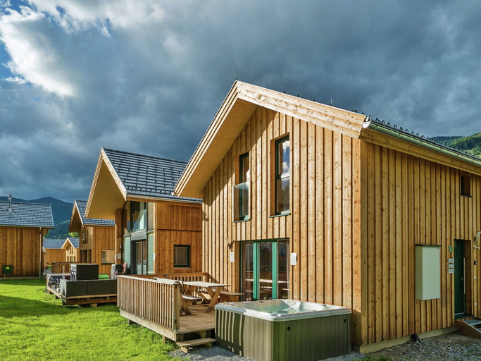 Exterior & Views 1, Appealing Chalet With hot tub, Murau