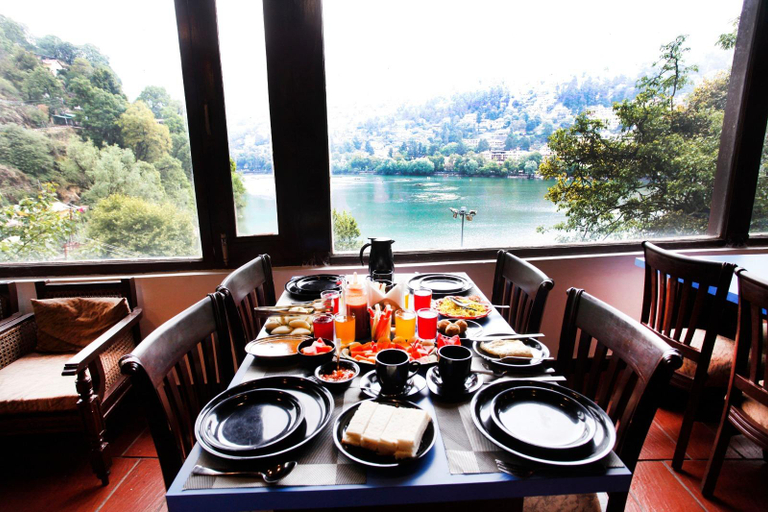Food & Drinks 2, Manu Maharani Regency, Nainital