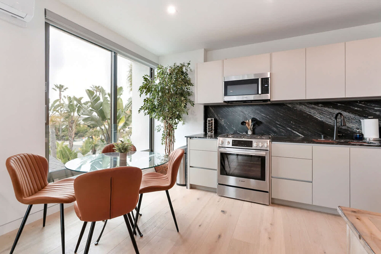 Room 4, Ocean View Luxury Living, San Diego
