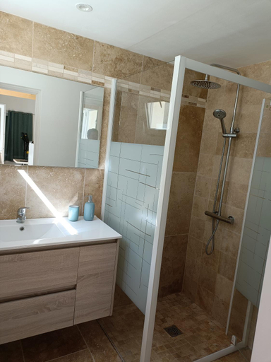 Bathroom 2, Parenthese provencale, Bouches-du-Rhône