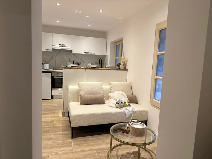 Living area, Charming Apartment - 2bd/4p - Center of St Tropez, Var