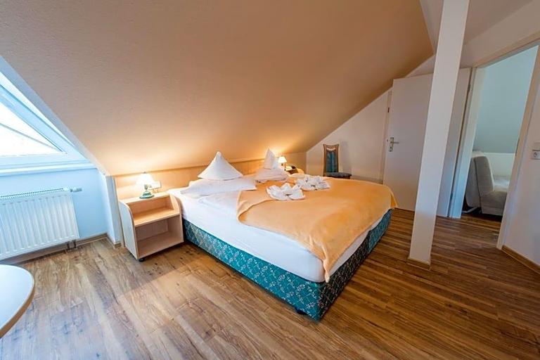 Others 4, Hotel Ostseewoge, Rostock